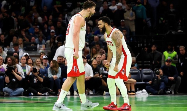 开云体育官网-火箭内线支柱：范弗利特是伟大的领袖，他和很多的控卫都不一样